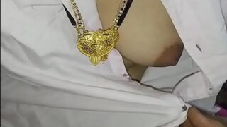 Pasangan Aneh Pakai Mangalsutra Sebelum Bercinta