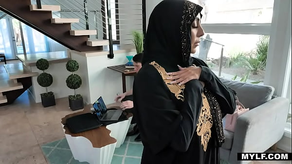 Kylie Kingston, Gadis Saleh Yang Takut Mengakui Hasrat Terlarang Dalam Dirinya.