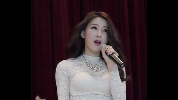 Gadis Korea Bikin Ngilu, Goyangannya Bikin Meleleh.