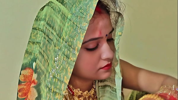 Istri Desi India Dihardiki Suaminya Di Hari Spesial