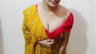 भाभी ने देवर को हाथ से खुद को सहलाते देखा, फिर उसके बड़े लंड से चुद गई (हिंदी ऑडियो)