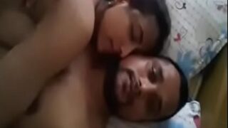 Andhra Cowok Ngewe Temennya Sendiri, Adek Ceweknya Dijabanin Di Video Telugu Panas.
