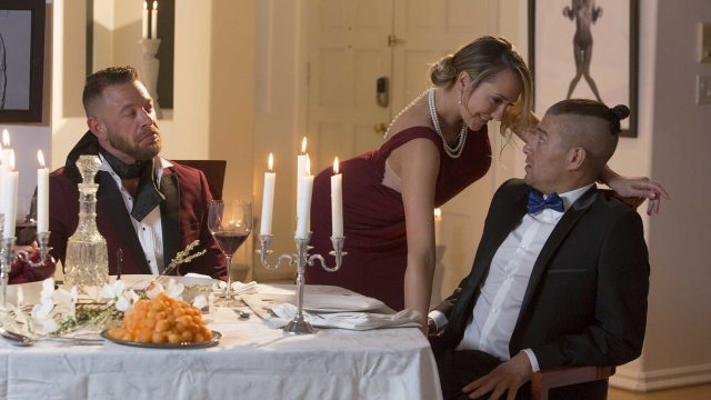 Babes.com – Brett Rossi: Setelah Sepuluh Tahun Nungguin Kesempatan Gede, Aktor Kacangan Xander Nggak Percaya Undangan Makan Malam Di Rumah Si Pembuat Bintang Bejat Bernard. Begitu Masuk, Udah Jelas Ini Bukan Dinner Biasa, Tapi Ajang Ngewe Panas Yang Bikin Ngilu.