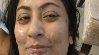 Cewek Nakal Dikasih Crot Di Muka Abis Ngeblow Kontol Pacar.