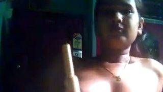 Desi Colok Memek Pakai Sendok Sayur