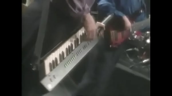 Duelo Panas Cewek Jazz Goyang Sambil Ngejilat Corea, Semua Basah Kuyup