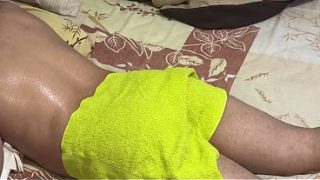 Ibu Mertua Dengan Pantat Gede Bantu Mantu, Pijat Berujung Ke Ranjang