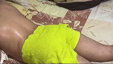Ibu Mertua Dengan Pantat Gede Bantu Mantu, Pijat Berujung Ke Ranjang
