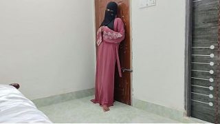 Nggak Kuat Tahan, Si Hijab Cuek Pertama Kali Digenjot Brutal Sampai Minta Ampun