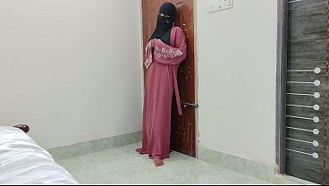 Nggak Kuat Tahan, Si Hijab Cuek Pertama Kali Digenjot Brutal Sampai Minta Ampun