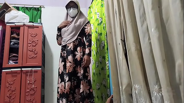 Bu Guru Gregetan Liat Murid Lagi Colmek, Langsung Diajak Crot Bareng Di Kelas.
