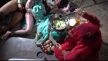 Ibu Tiri Dapur Xxx, Masakan India, Mama Tiri Desi Dalam Bahasa Hindi, Mama Tiri Desi Yang Bikin Greget.