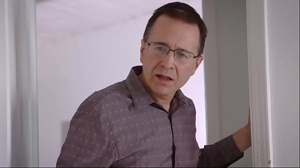 Ngentotin Ibu Tiri Hot Gue Di Hari Ulang Tahunnya