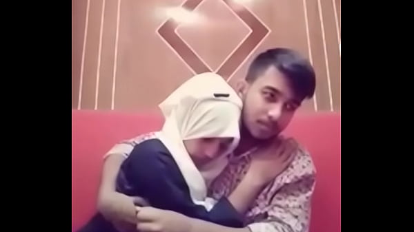 Desi Cewek Dan Cowok Lagi Ciuman Panas Di Hotel, Bibir Saling Nempel, Bikin Greget