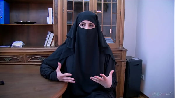 Kesepakatan Abad Ini Dan Ciuman Hot Dari Pelacur Berhijab Arab Buat Penutupnya – Lilimissarab