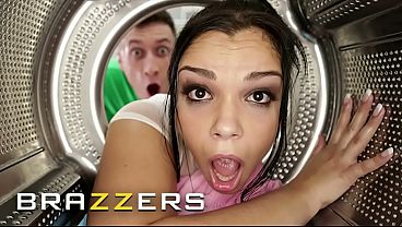 Brazzers – Cewek-cewek Macet Di Jalan, Berujung Nge-seks Brutal Bareng Bintang-bintang Paling Hot!