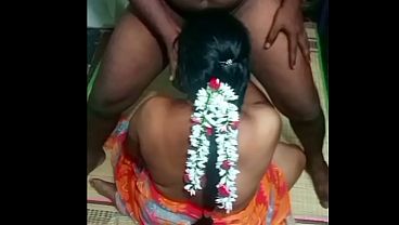 Ibu Rumah Tangga India Digenjot Om-om Desa Di Kamar Belakang