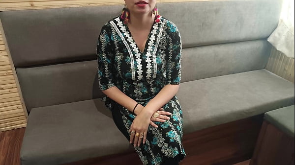 Jija Jii Digoda Tubuh Seksi Saali, Ngentot Memek Dan Bontotnya Pake Suara Hindi.