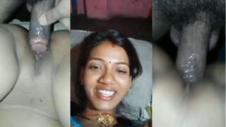 Beruntung Banget Si Cowok, Ngerobek Memek Mulus Istri Orang Sampe Basah Kuyup