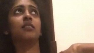 Cewek India Bikin Video Bokep Pacarnya Sendiri, Malah Nyebar Di Internet.