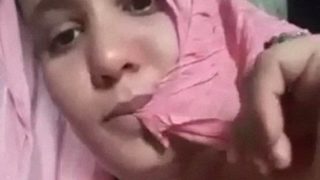 Nikmatin Banget Tante Desa India Montoknya Sambil Mainin Tetek