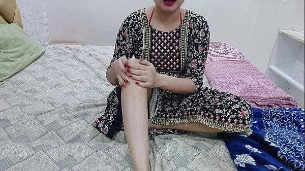 Kakak Tiri Lagi Sendirian Di Kamar, Aku Ikut Masuk Dan Colokin Jari Ke Memekku Sendiri Di Malam Hari, Tapi Kakak Tiri Lihat.