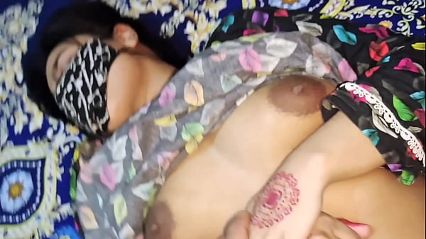 Ibu Tiriku Ngajarin Aku Soal Seks, Omongan Kotor Hindi, Erangan Liar, Ngewe Gila.