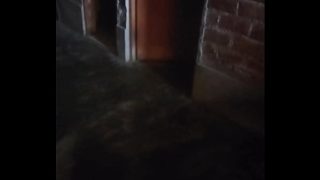 Ibu Muda Janda Hot Buka Pintu Rumah Buat Aku Karena Duit