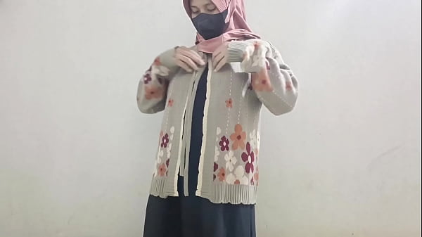 Gadis Berjilbab Colmek Pakai Timun.