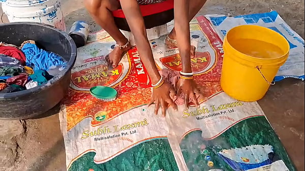 Desi Istri Kampung Ngentot Anal Beneran, Baju Dibuka, Istri Orang Digenjot Keras