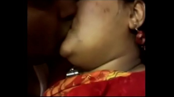 Desi Tante, Siap Digoyang Di Ranjang