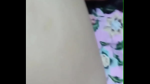 Diluar Hujan Deres, Suami Lagi Pergi, Tetangga Main Ke Rumah, Kasih Pelukan Basah Yang Bikin Makin Panas.