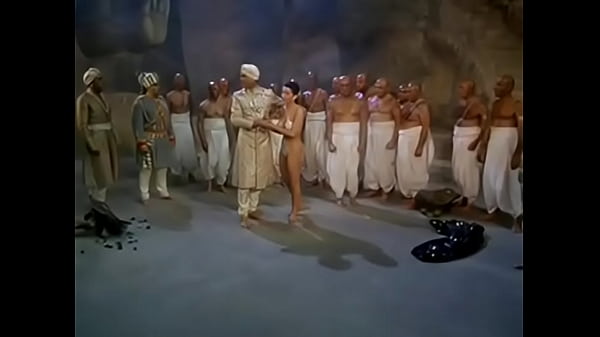Makam India Yang Bikin Basah, Penuh Rahasia Nakal Di Balik Batu Nisan.