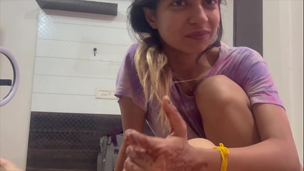 Desi Cewek Ngegas Jari Bokong Dijabanin Abang Tiri