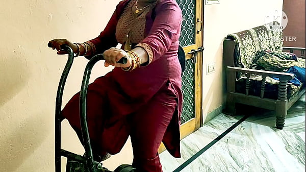 Bini Orang India Lagi Ngewe Sama Cowok Gym, Crotnya Sampe Belepotan.