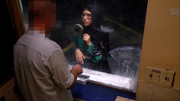 Arab Telanjang – Cewek Arab Nekat Ngewe Demi Duit Di Motel Misterius