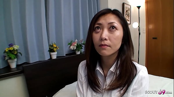 Ibu Tiri Jepang Yang Montok Menggoda Untuk Ngentot Dan Crot Di Dalem, Bokep Jepang Tanpa Sensor.