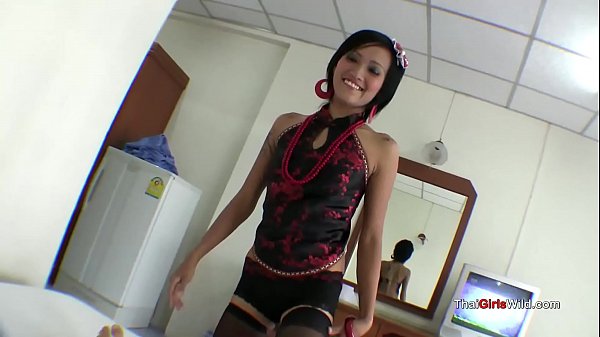 Bibir Mulus Thai Ngewe Sambil Ngejilat Kontol Bejat