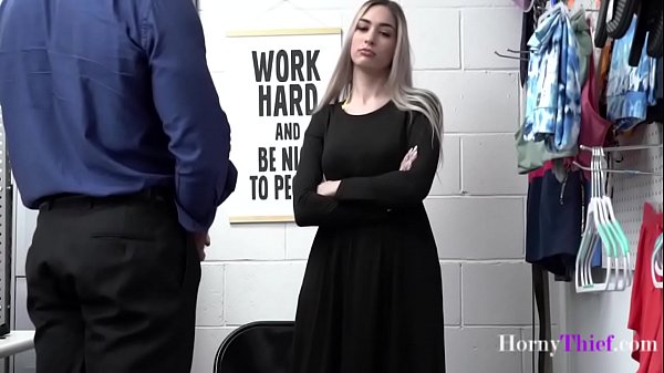 Remaja Berhijab Nakal Ngentot Polisi Biar Bebas Dari Penjara – Delilah Day | Hornythief
