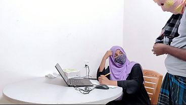 Hijabi Manager Bank Digebuk Habis Sama Petani Desa, Desi Chudai Xxx Bikin Makin Basah