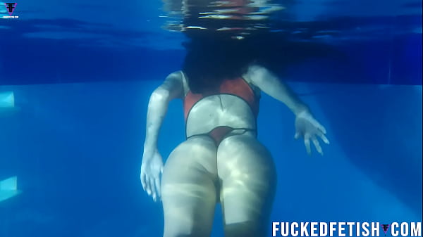 Helen Star Udah Nyemplung Kolam Pake Masker Diving, Bikin Basah-basah Semua.