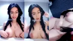 Awcece Remas-remas Toket Gede Sampe Muncrat