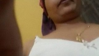 Bikin Ngilu! Video Selfie Aunty Bhopal Pamer Tubuh Telanjang Dan Genit