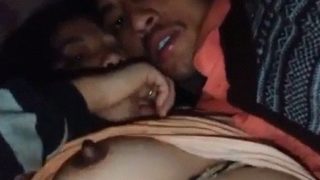 Desi Lovers Gigit Puting, Video Panas Jio Bikin Crot