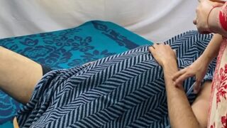 Ibu Nakal Yang Lagi Enak Naik Di Atas Batang Pagi Anaknya Sendiri.