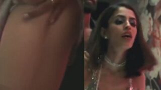 Pria Ngewe Pelacur Di Kamar Mandi Dalam Adegan Film Panas