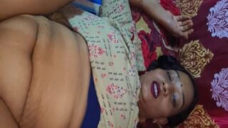 Suami Bangunin Istri, Langsung Syuting Konten Panas Desi.
