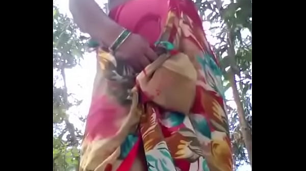 Desi Roshni Bhabhi Pamer Kontolnya, Bikin Ngiler