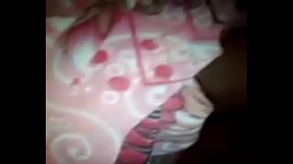 Desi Tante, Memeknya Lebat Dan Basah Kena Gairah
