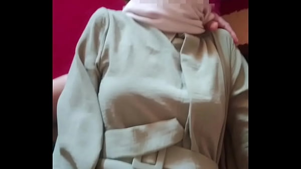 Saudari Tiri Berhijab Digebukin Di Hari Raya, Makin Nikmat.
